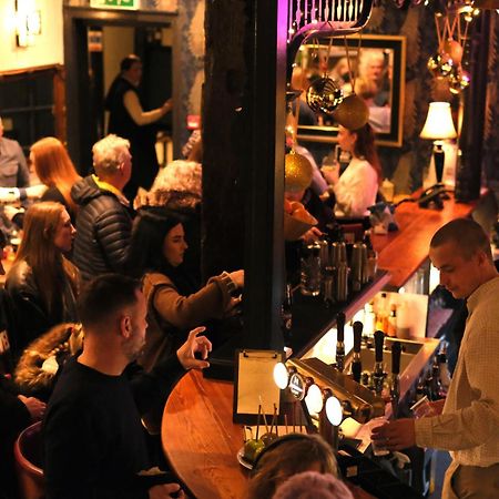 The Old Crown Coaching Inn Swindon Eksteriør billede