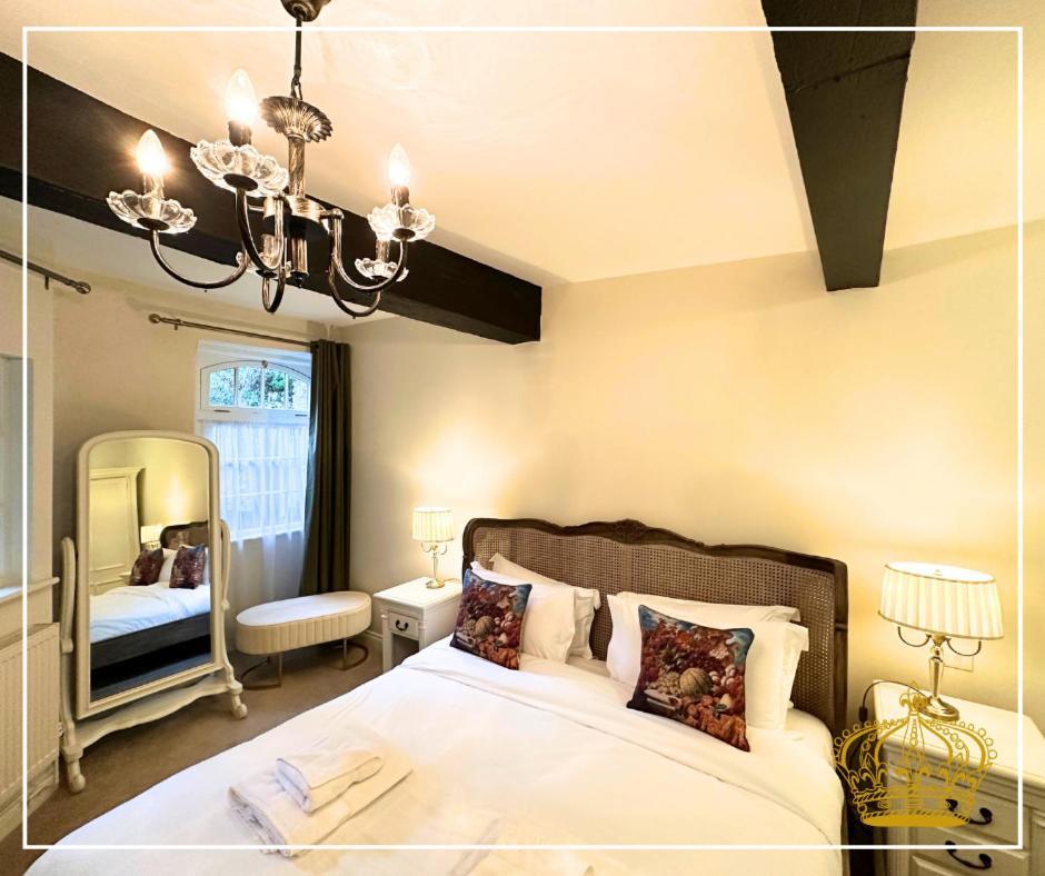 The Old Crown Coaching Inn Swindon Eksteriør billede
